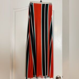 Fashion nova maxi skirt with slit